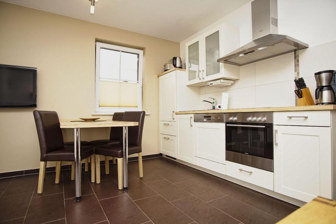 Schicke Fewo Mit Terrasse, Gratis Nutzung Vom Ahoi Erlebnisbad Und Sauna In Sellin - Haus De Niege Wech Fewo 02 ธีโซว์ ภายนอก รูปภาพ