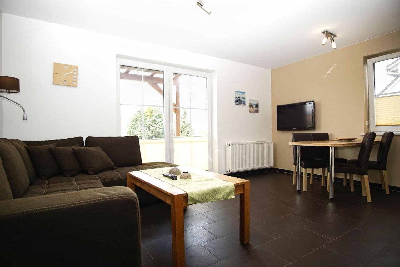 Schicke Fewo Mit Terrasse, Gratis Nutzung Vom Ahoi Erlebnisbad Und Sauna In Sellin - Haus De Niege Wech Fewo 02 ธีโซว์ ภายนอก รูปภาพ