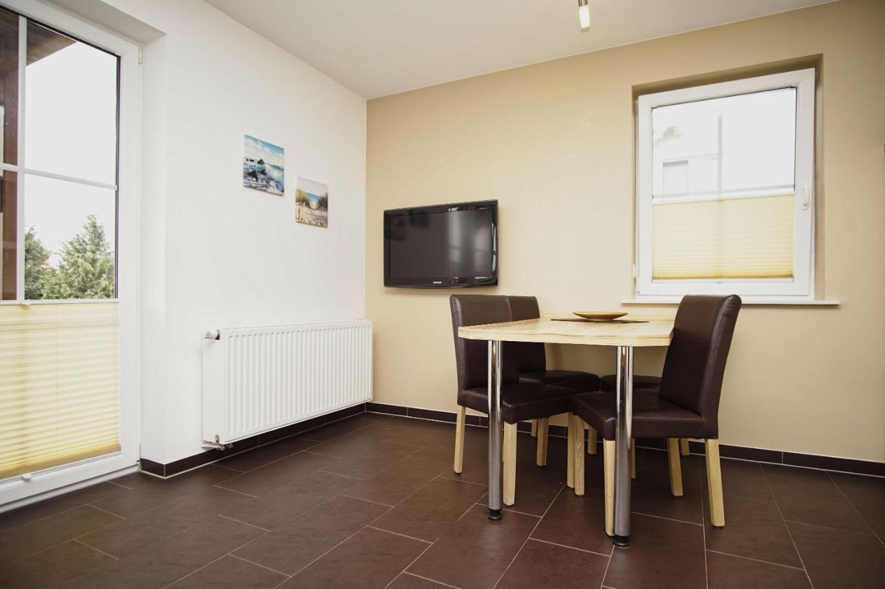 Schicke Fewo Mit Terrasse, Gratis Nutzung Vom Ahoi Erlebnisbad Und Sauna In Sellin - Haus De Niege Wech Fewo 02 ธีโซว์ ภายนอก รูปภาพ