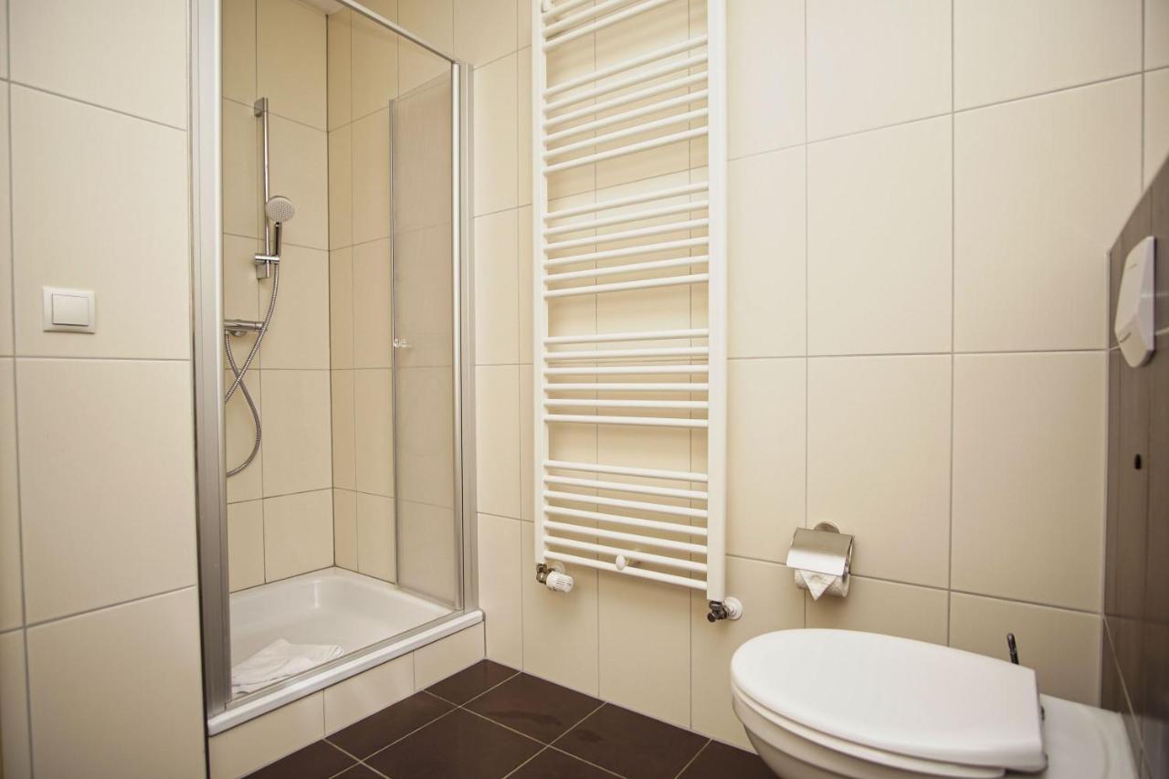Schicke Fewo Mit Terrasse, Gratis Nutzung Vom Ahoi Erlebnisbad Und Sauna In Sellin - Haus De Niege Wech Fewo 02 ธีโซว์ ภายนอก รูปภาพ