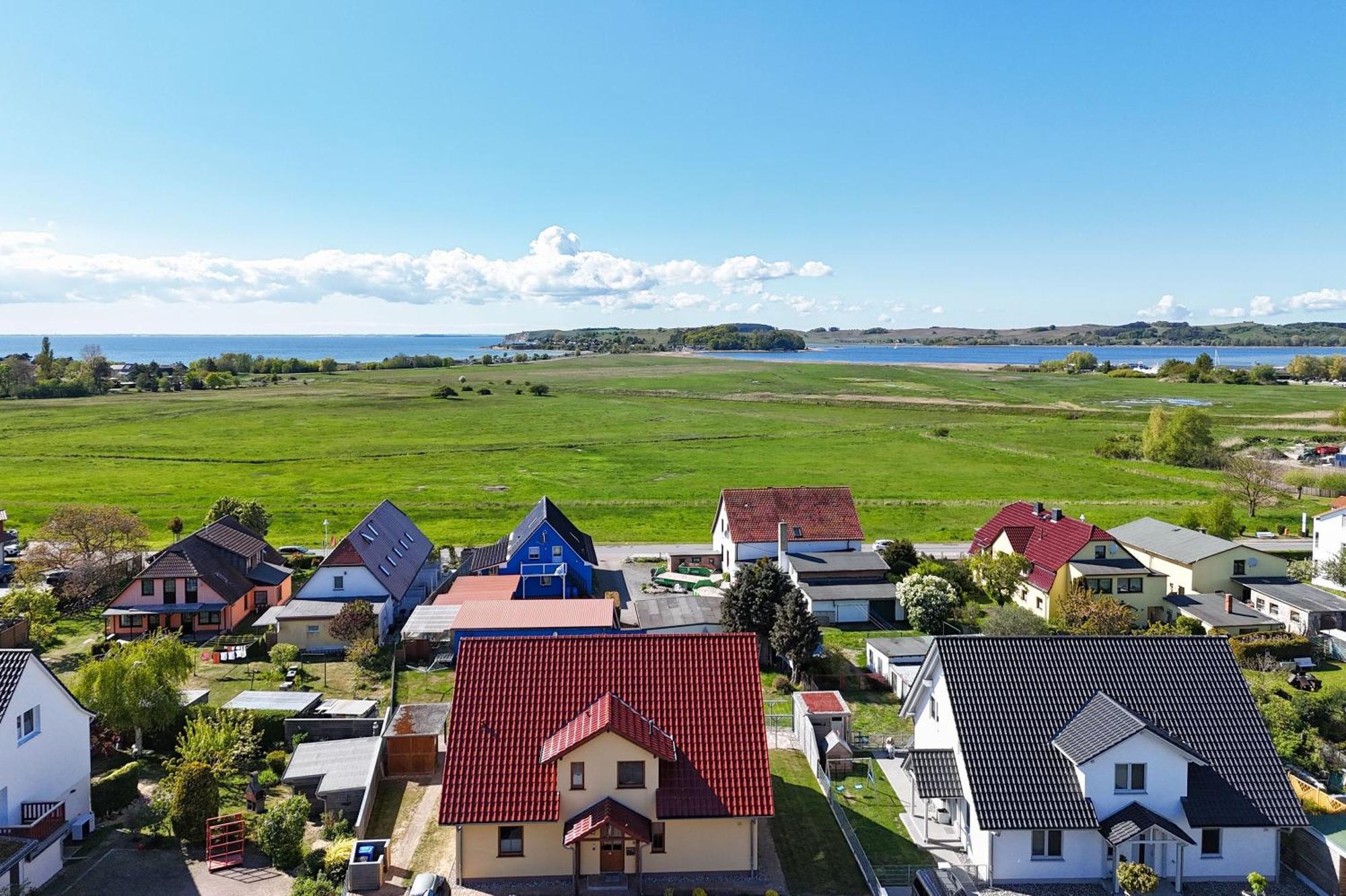 Schicke Fewo Mit Terrasse, Gratis Nutzung Vom Ahoi Erlebnisbad Und Sauna In Sellin - Haus De Niege Wech Fewo 02 ธีโซว์ ภายนอก รูปภาพ